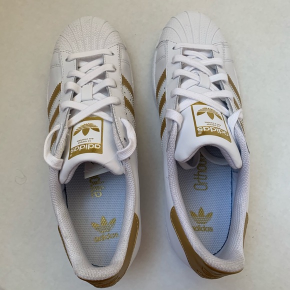 New Adidas Superstar Gold/White Sneaker Size 6 - Picture 4 of 12